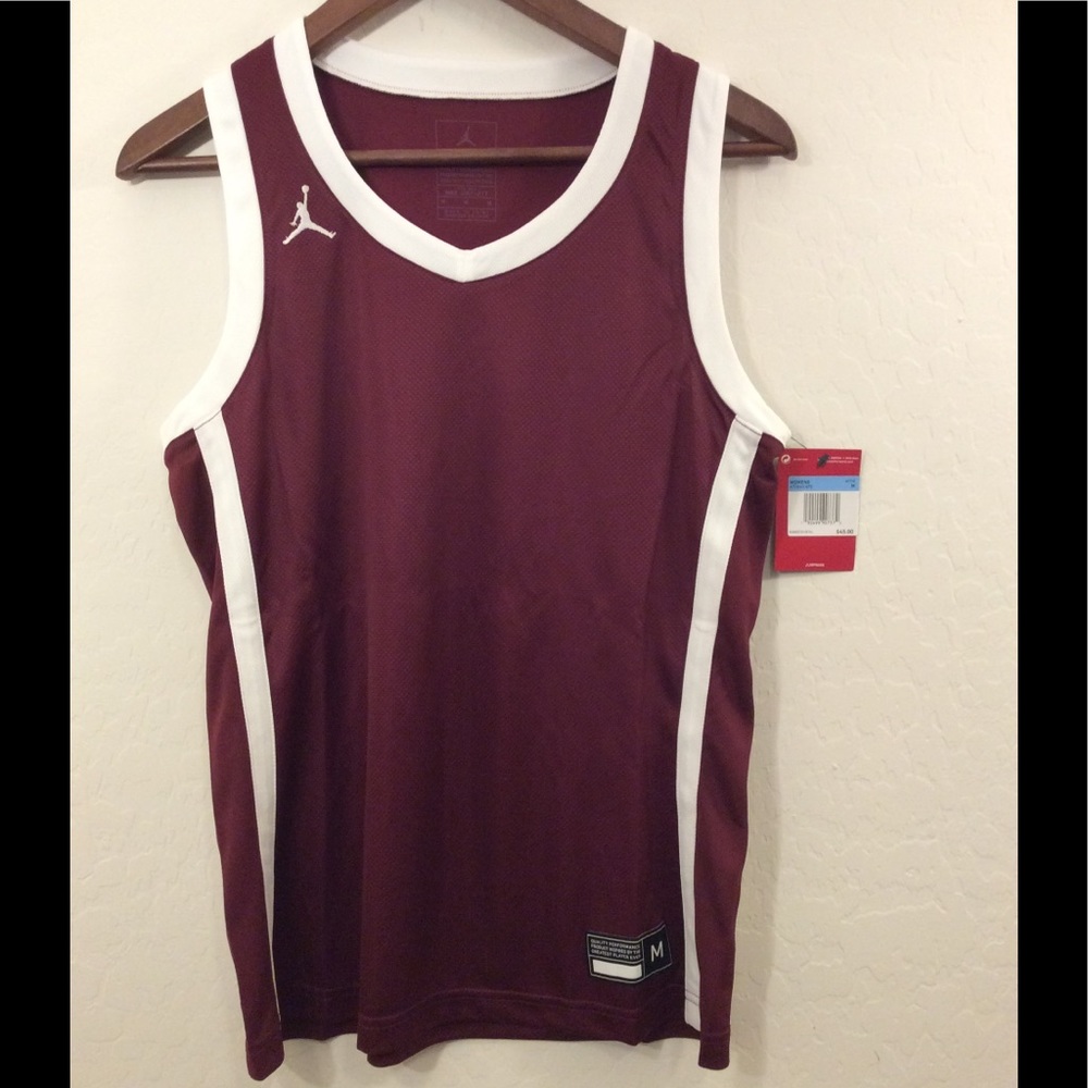 NWT Women’s Jordan active jersey Medium